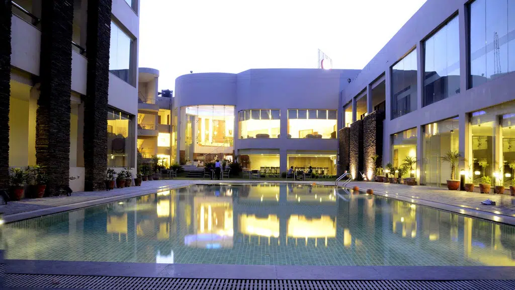 Hans Resorts