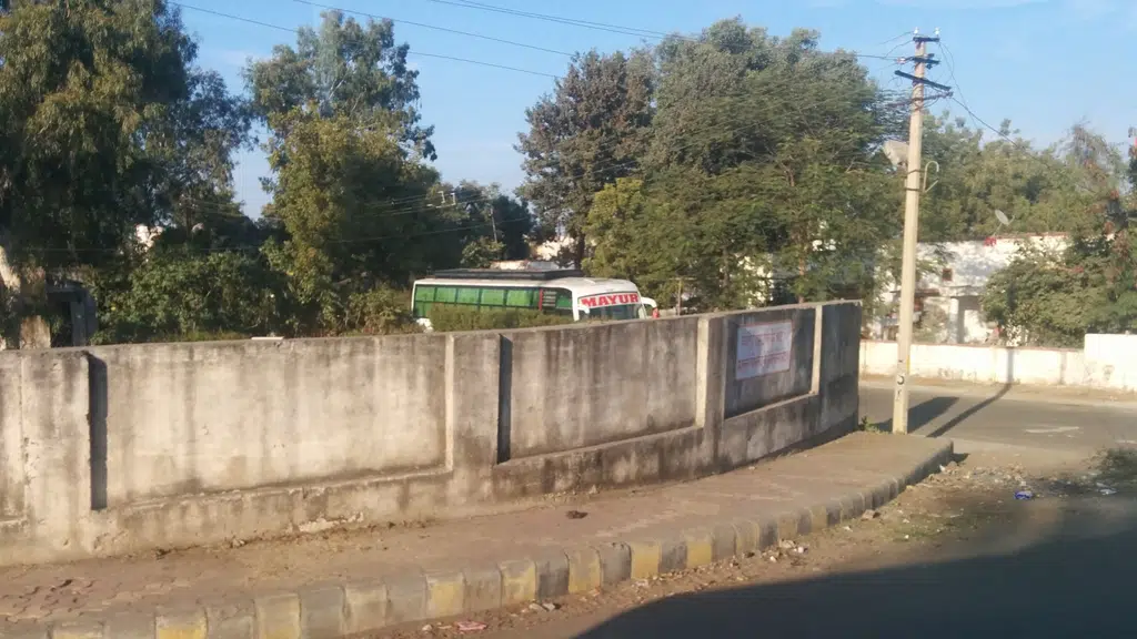 Radheshyam Sahu Rajasthani Dhaba & Helwai