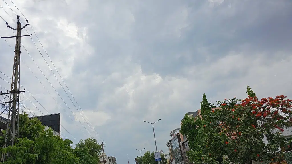 राखी का Big Baazar