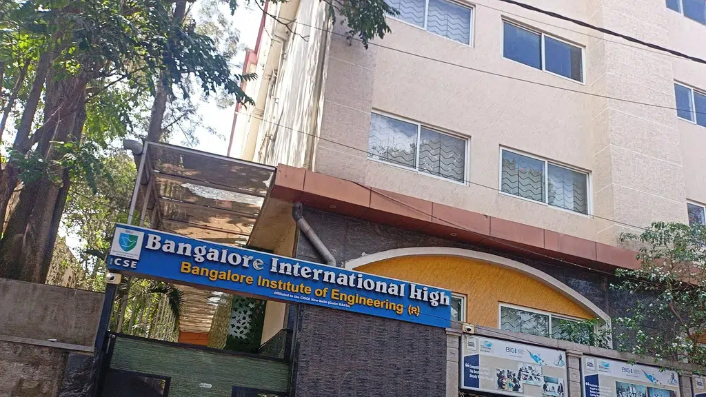 Alma Super Media School