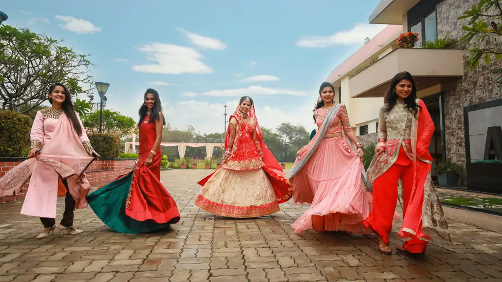 Renttheweddingcollection