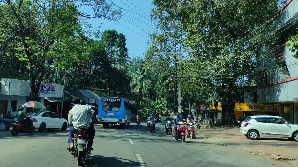 Cinimaparampu Market