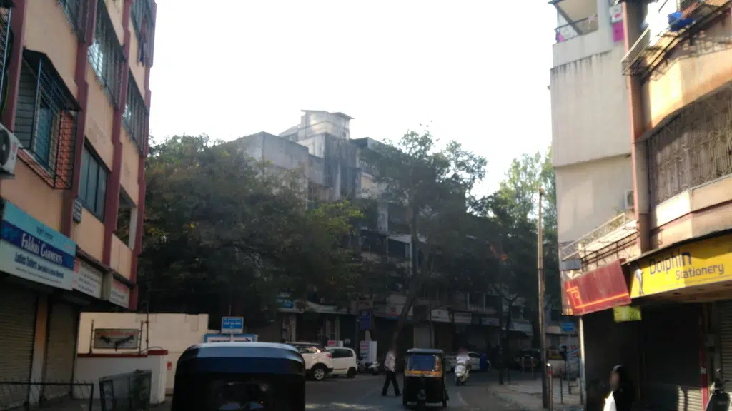 Poona Mens Parlour