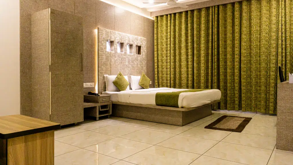 HOTEL Luxura