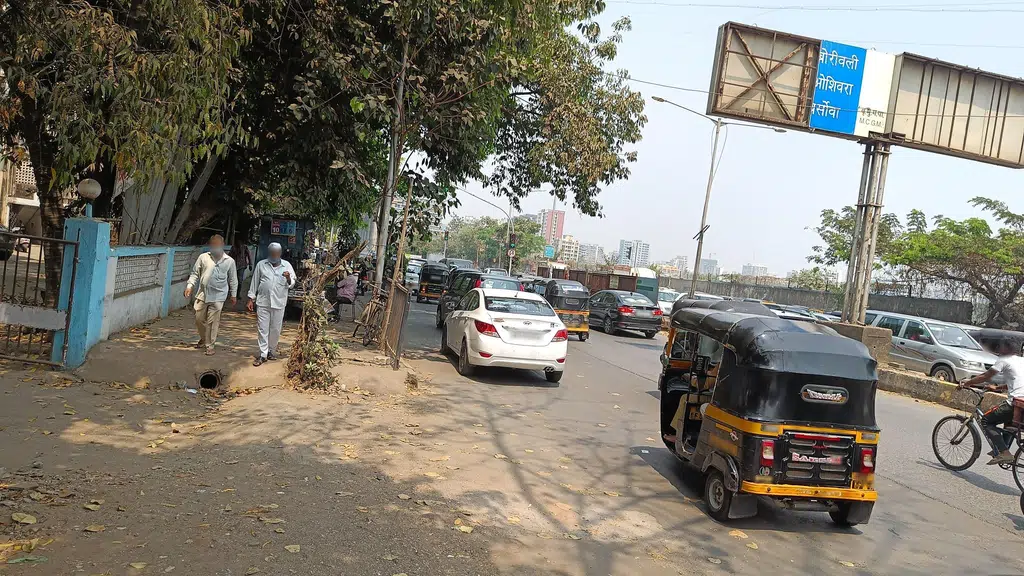 Juhu Vile Parle Bus Depot Gate 2