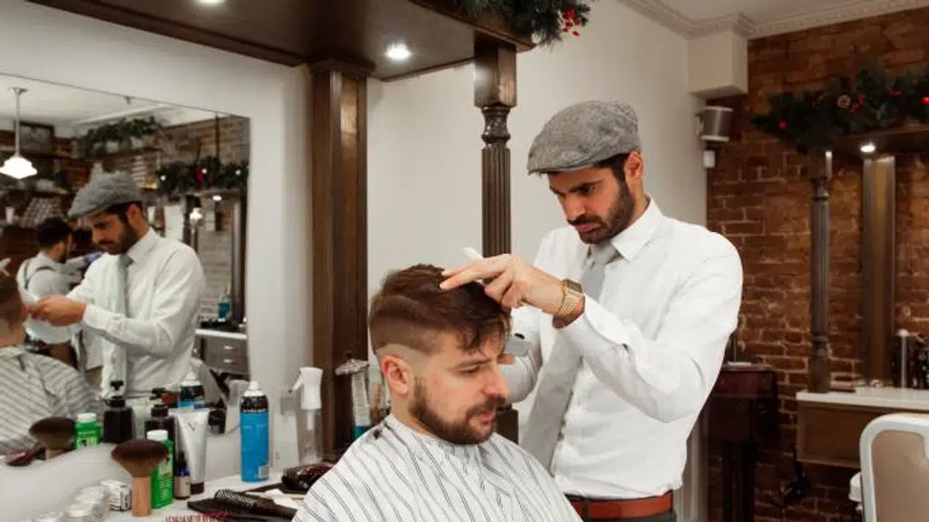 Manu unisex salon