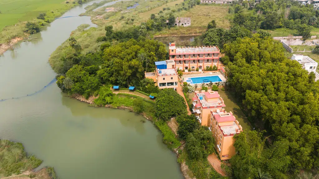 Resort Neel Nirjan
