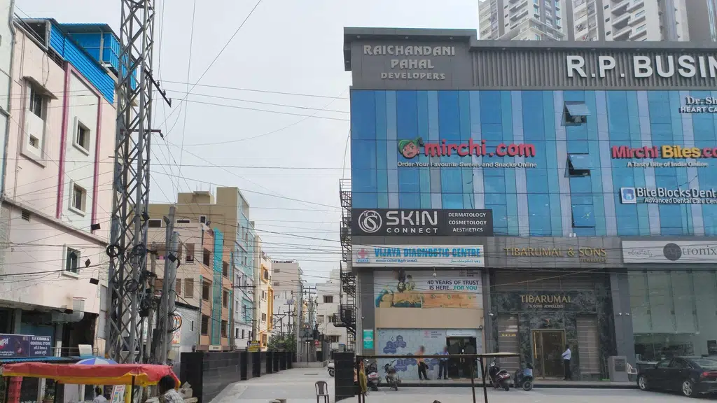 Mega Looks Salon And Academy