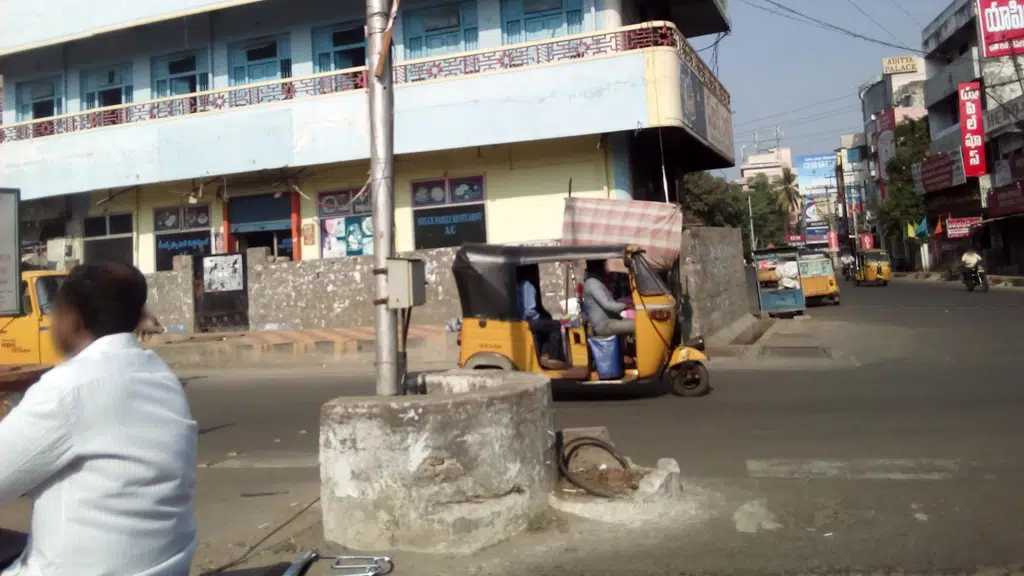 Sanjeev cycles stores
