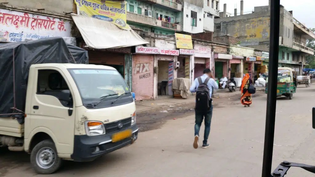 Agrawal road lines
