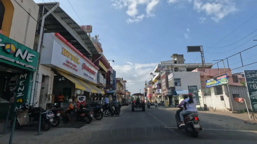 Mandhi Dhahabi