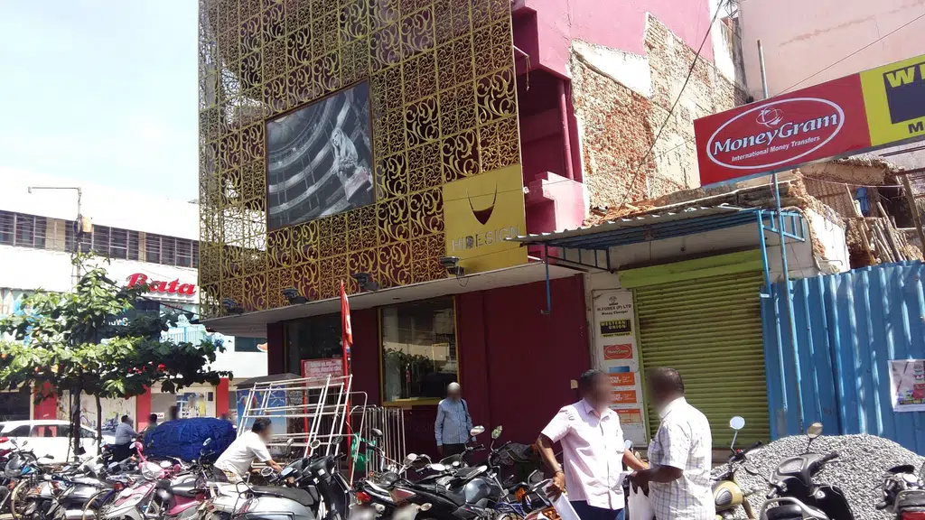 VETRI SIRPI cement work and painting work designer