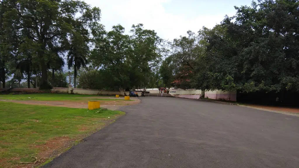 St.Antony'S Church Chentrapinni.perumpadappu