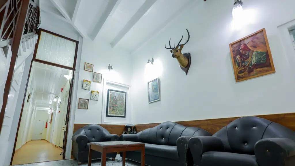 The Royale Oaks Hotel
