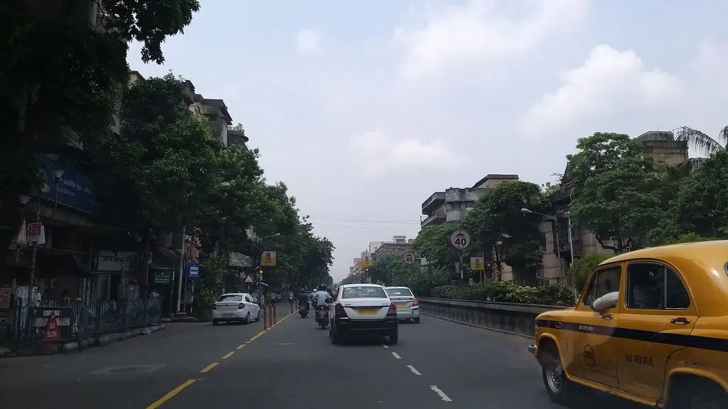 Paras Travels