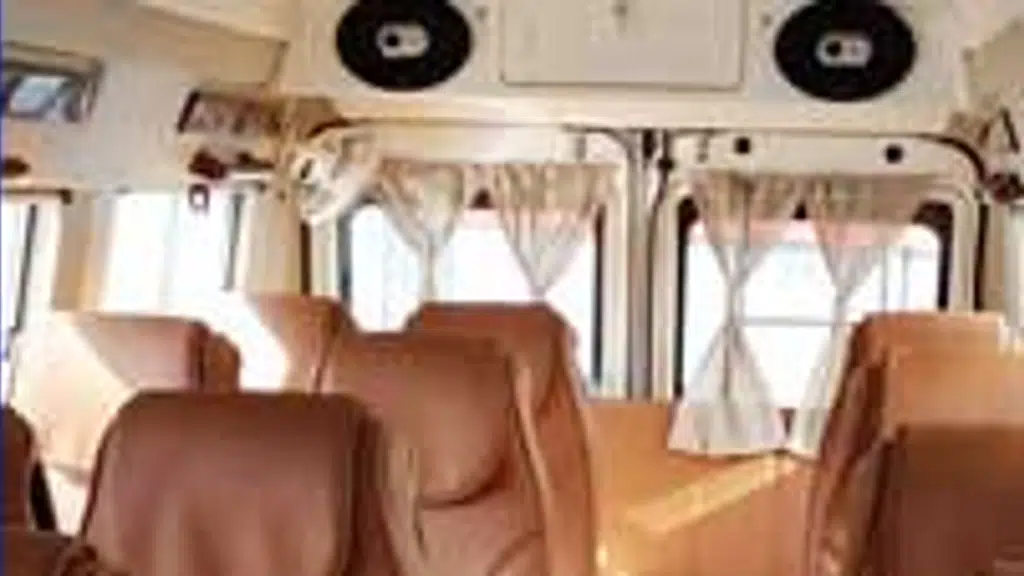 Deluxe Tempo Traveller