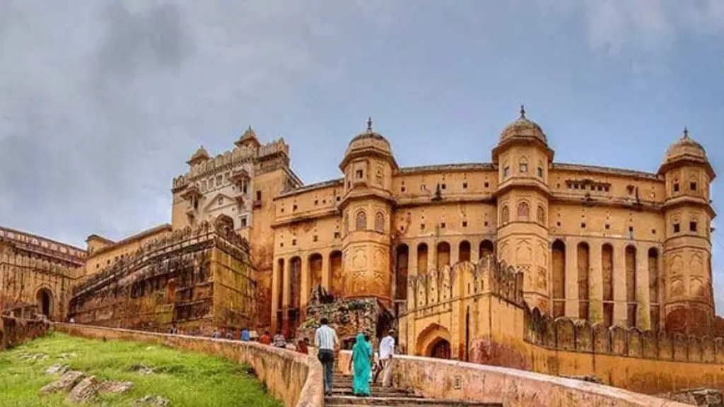 Le Tour De India - Things To Do