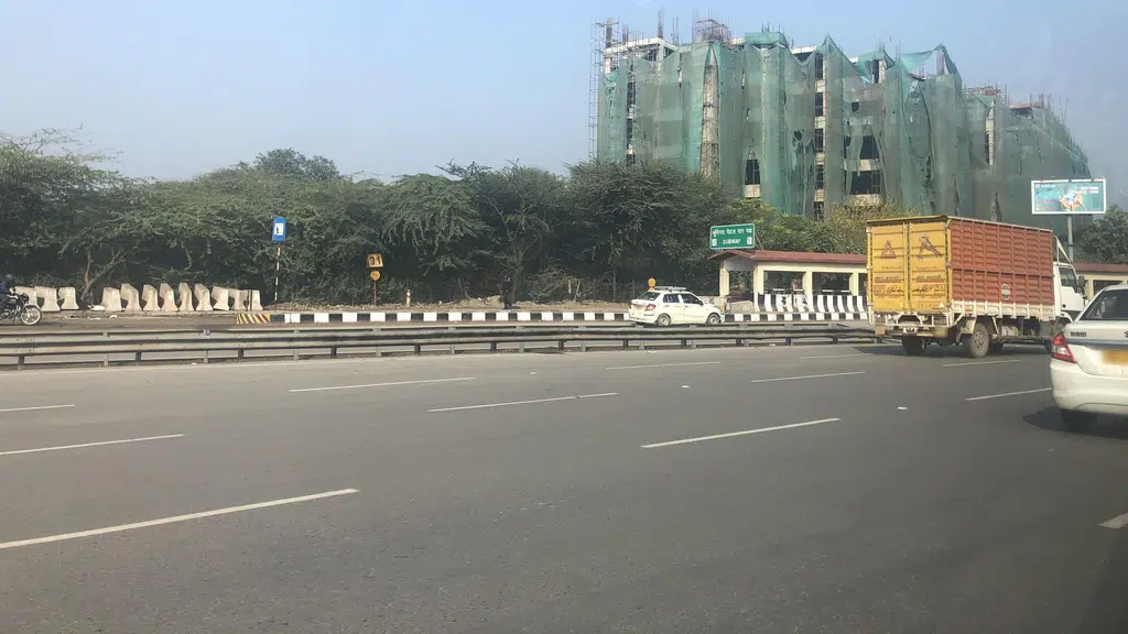 Chinar @ Gurgaon Toll Plaza