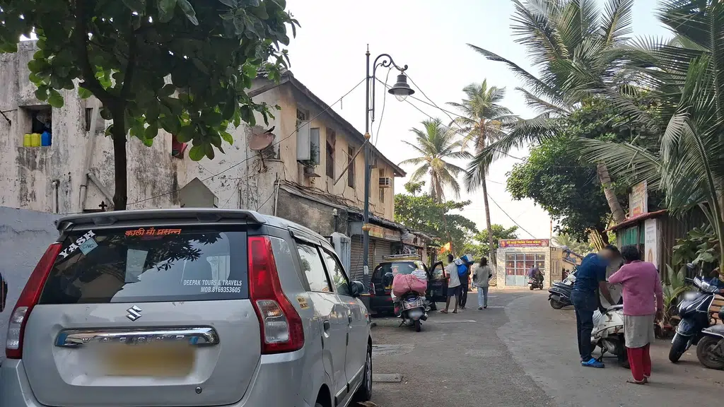Shri Walkeshwar Kashi Math Mandir , Walkeshwar