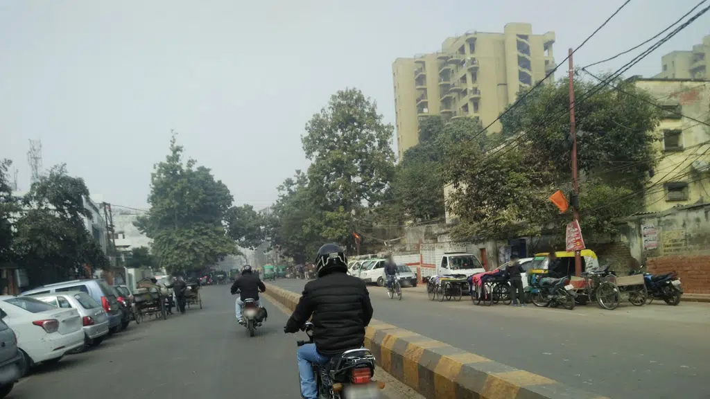 Ghumakkadi ladka
