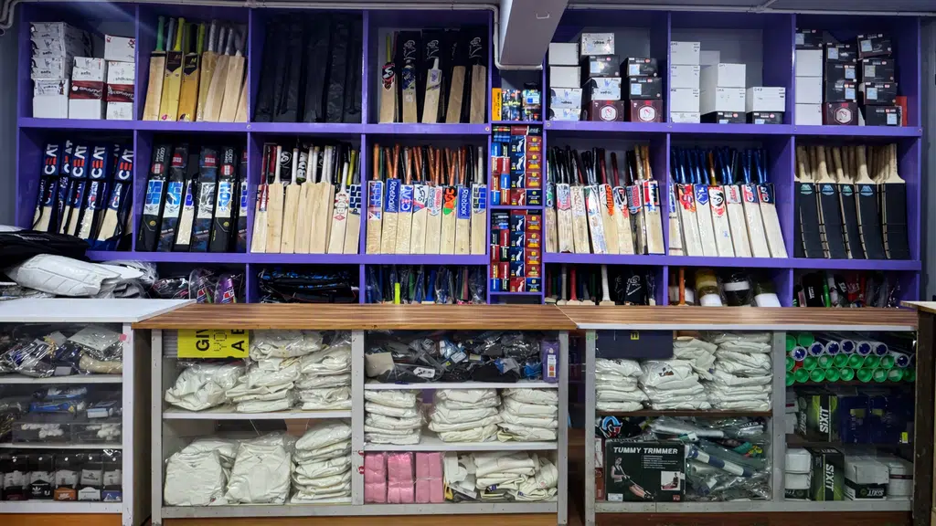 4M Sports Shop